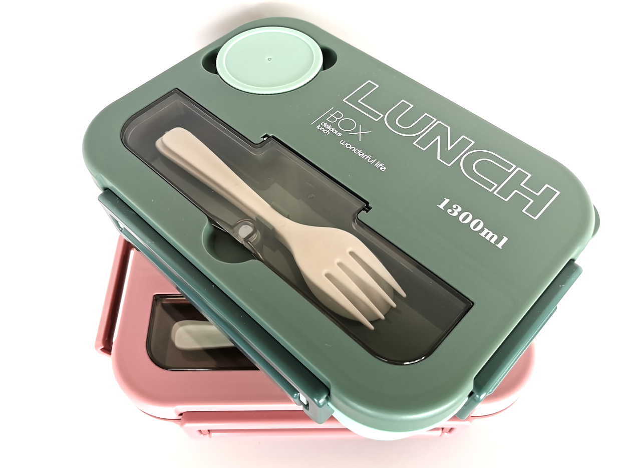 Lancheira com divisões e talheres