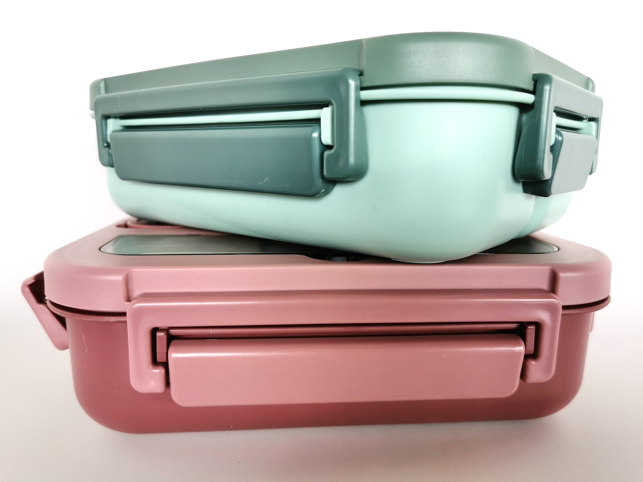 Lancheira com divisões e talheres