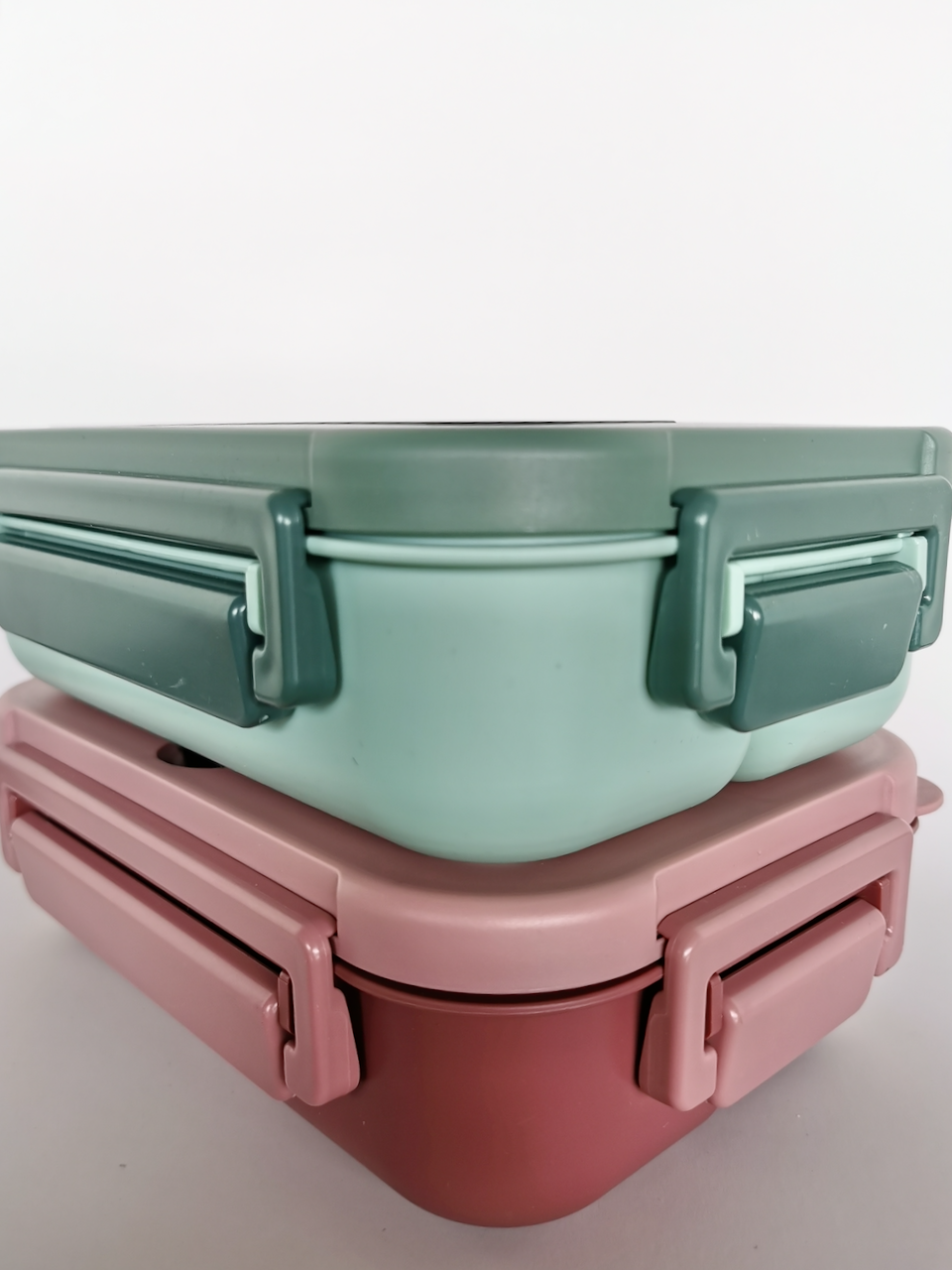 Lancheira com divisões e talheres