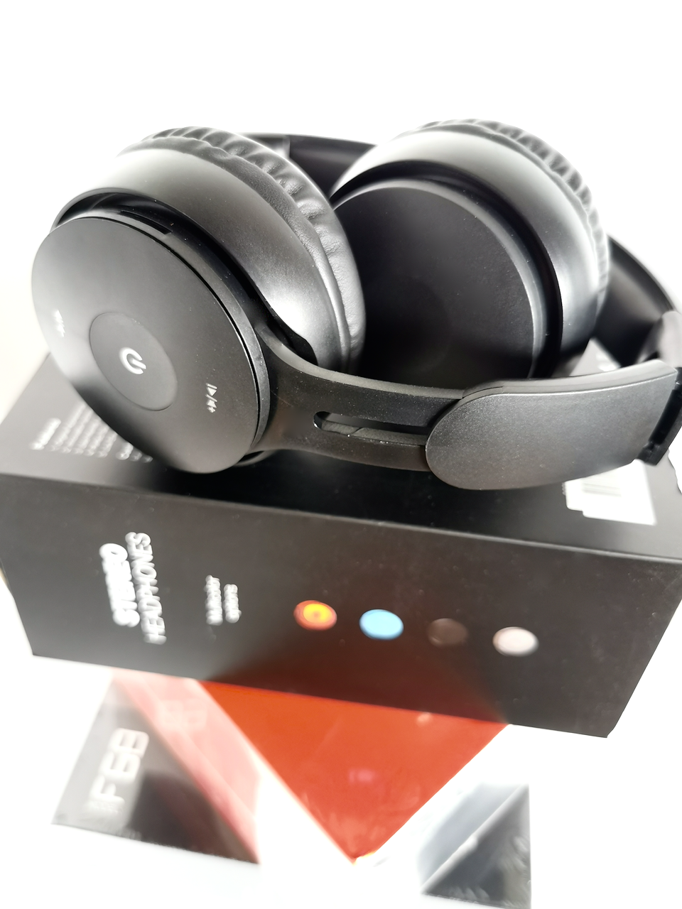 Phones Wireless Sem Fio F68 — Liberdade, Estilo e Som de Alta Definição